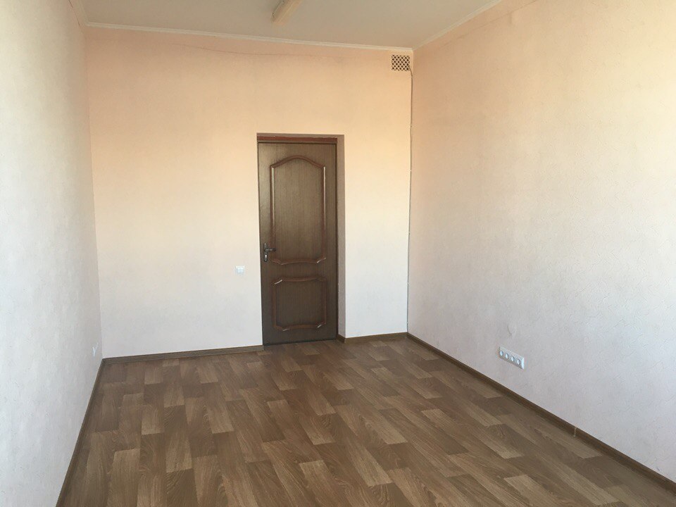 Офис в аренду по адресу:   Коммунистическая 21, оф. 407, 17 м²