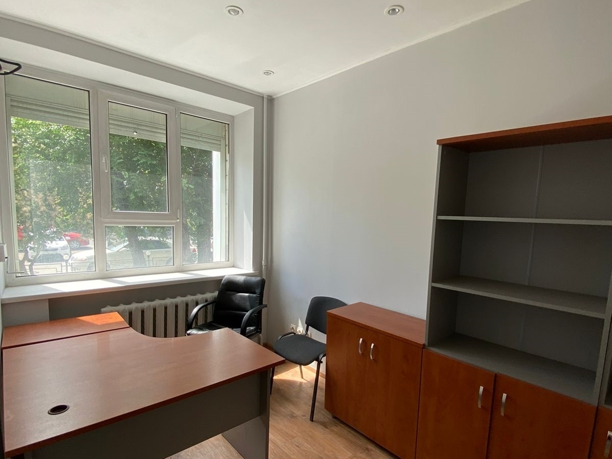 Офис в аренду по адресу:   Коммунистическая 21, кабинет, 10 м²